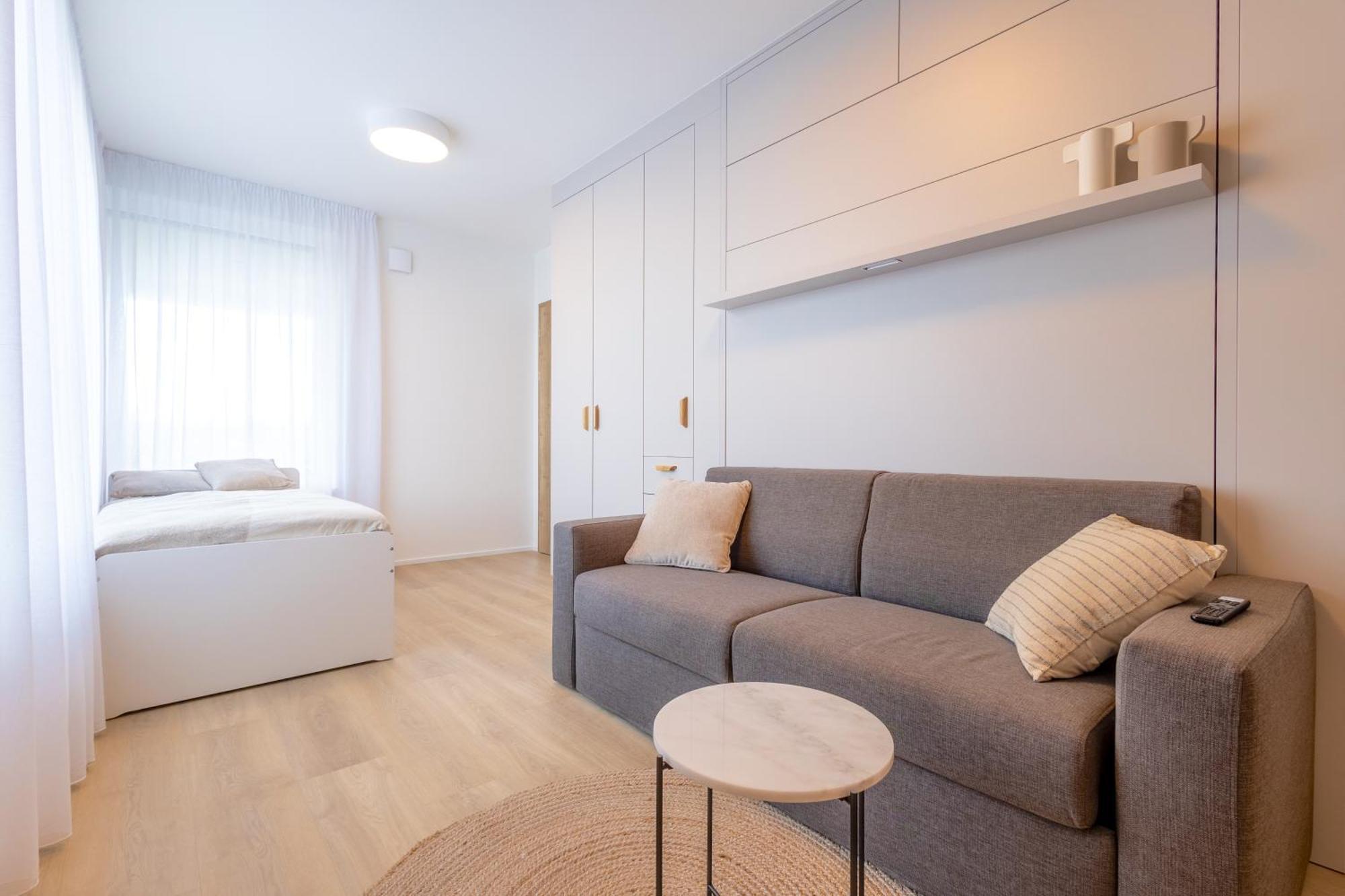 Bright 2Br - 4Th Floor, Balcony, Free Parking By Gravity Prague Apartment ภายนอก รูปภาพ