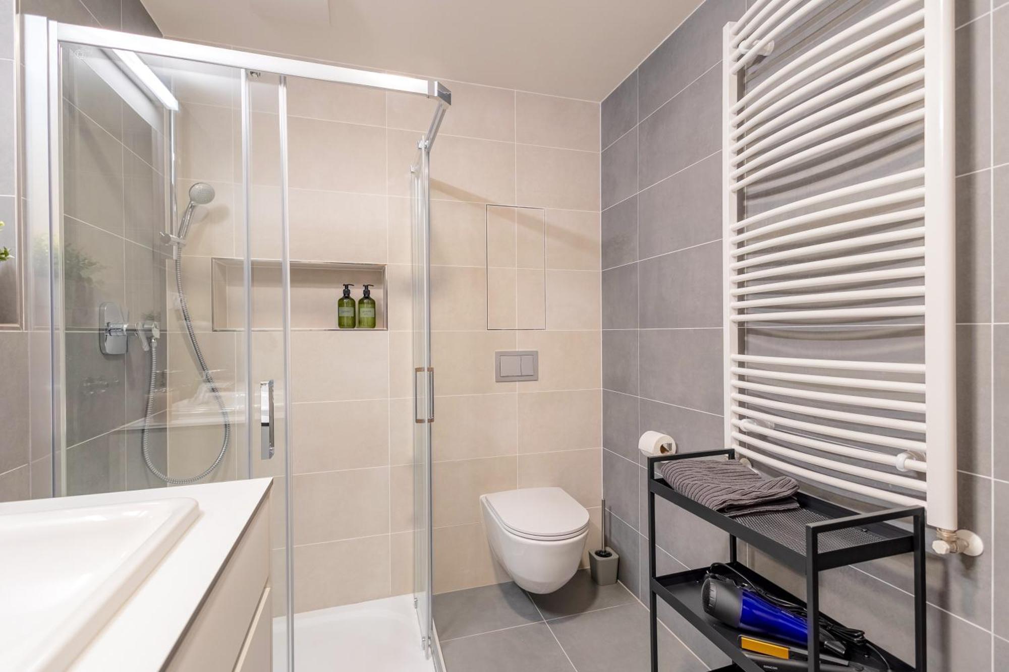 Bright 2Br - 4Th Floor, Balcony, Free Parking By Gravity Prague Apartment ภายนอก รูปภาพ