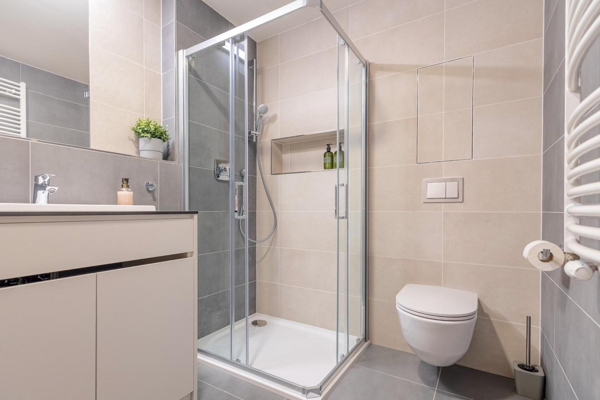Bright 2Br - 4Th Floor, Balcony, Free Parking By Gravity Prague Apartment ภายนอก รูปภาพ